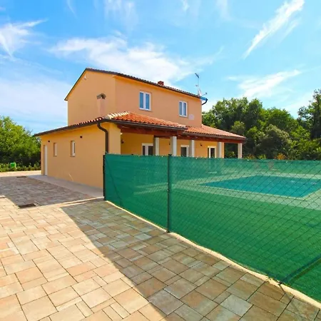 Modern With Private Pool And Garden