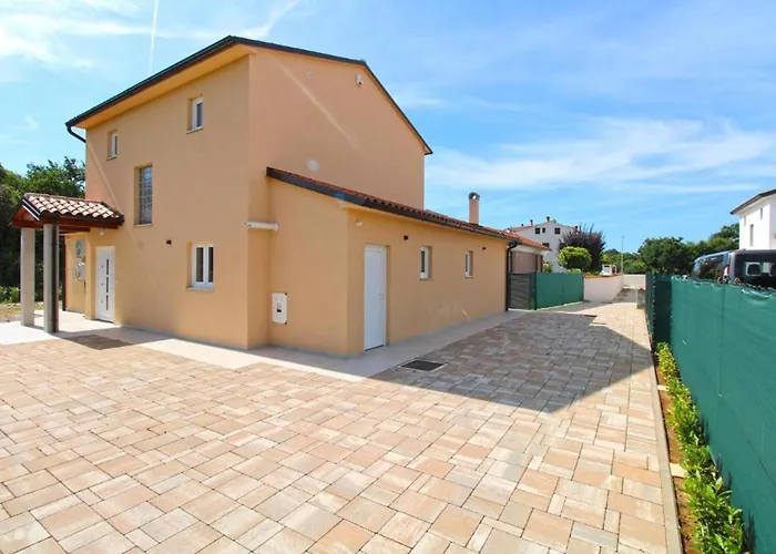 Villa Modern With Private Pool And Garden *