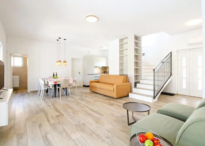 Modern With Private Pool And Garden