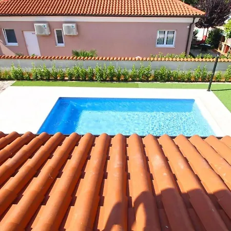 Modern With Private Pool And Garden * Pula