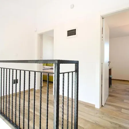Modern With Private Pool And Garden Villa *
