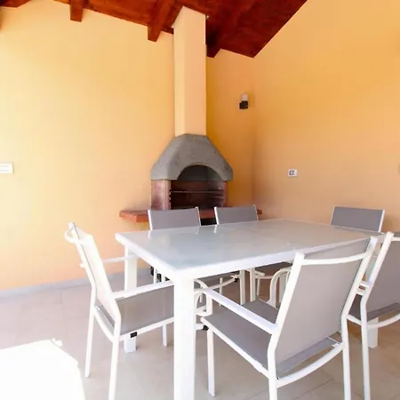 Modern With Private Pool And Garden Villa Pula