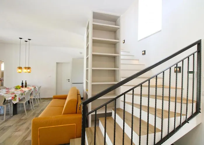 Βίλα Modern With Private Pool And Garden