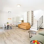 Modern With Private Pool And Garden
