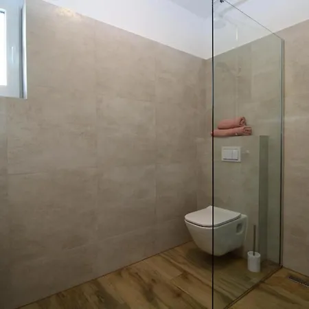 Βίλα Modern With Private Pool And Garden Πούλα