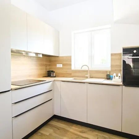 Modern With Private Pool And Garden Βίλα