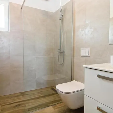 Modern With Private Pool And Garden Βίλα